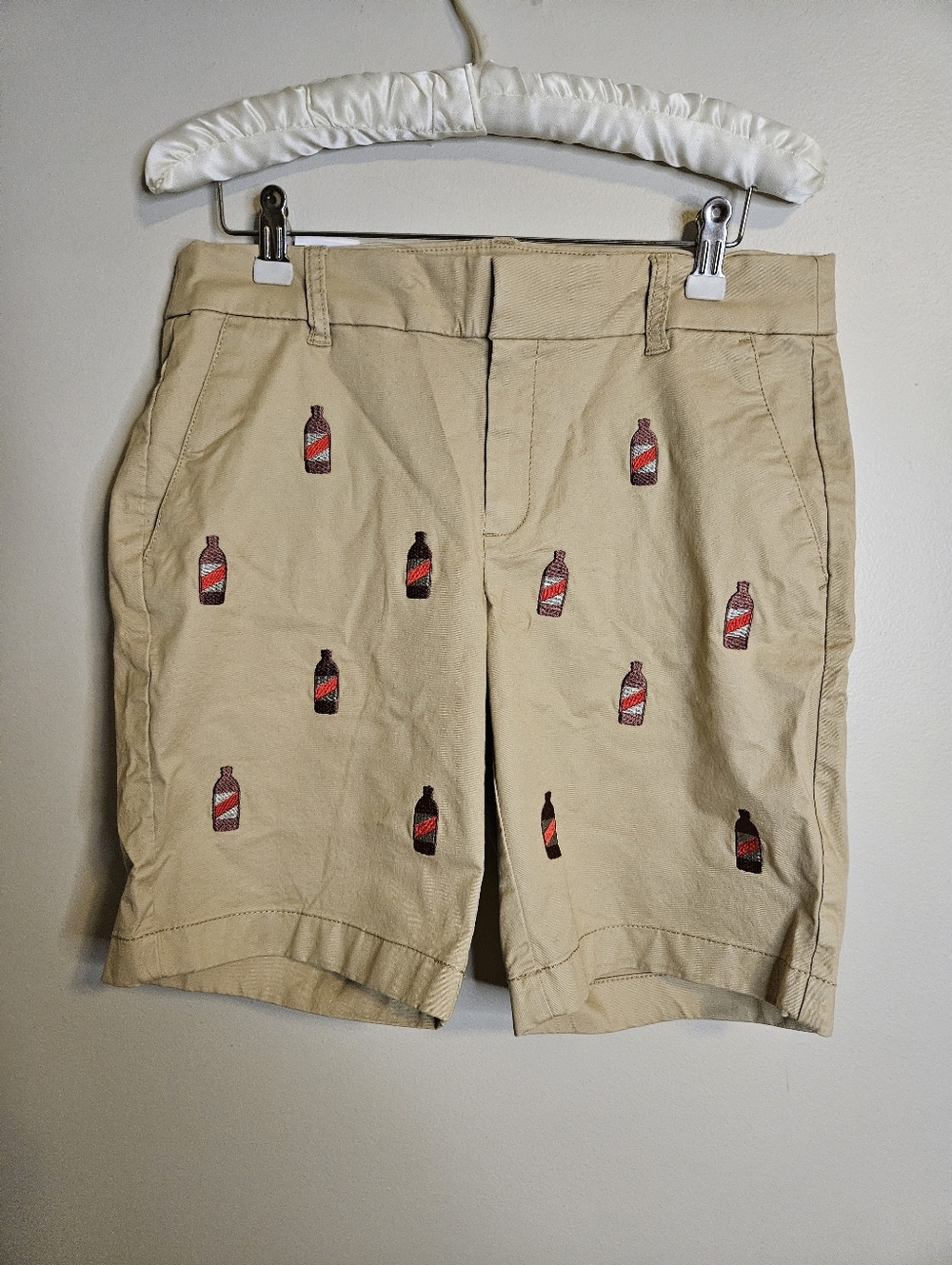 J.Crew Factory 9" Frankie Bermuda Chino Shorts Red Stripe Beer Bottle Critter - Picture 10 of 10